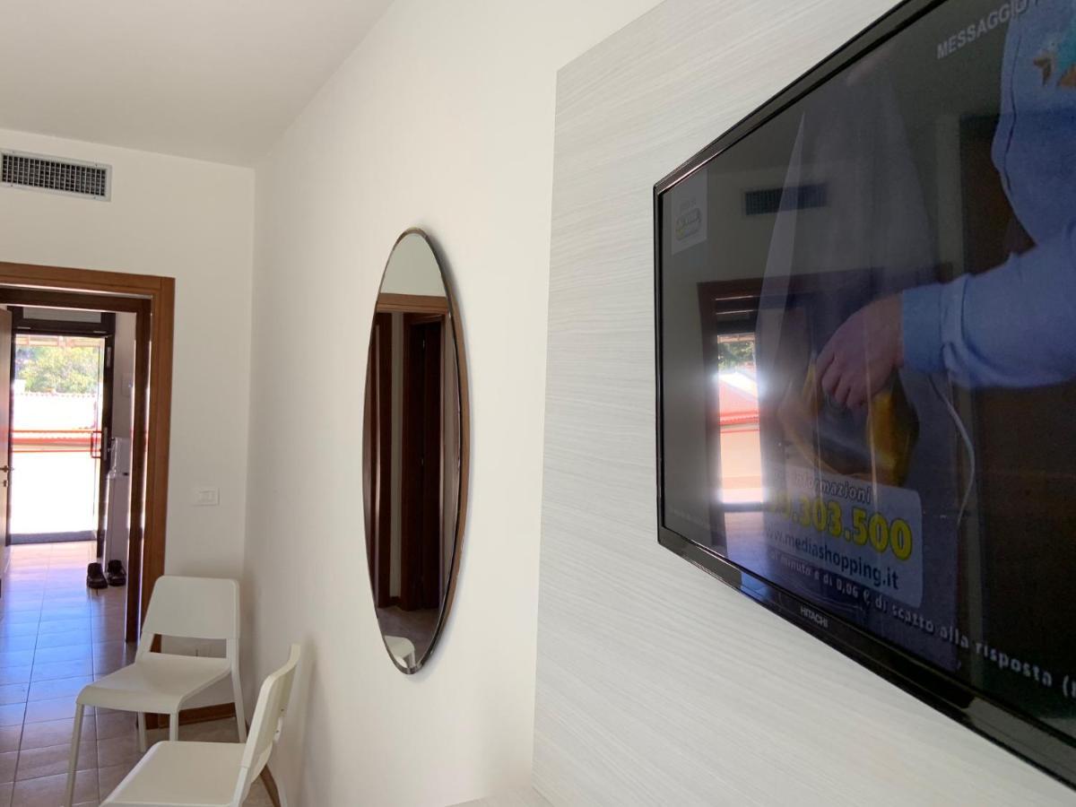 Suites Marilia Apartments Pool Side - Suite Livorno Holiday Home Group المظهر الخارجي الصورة