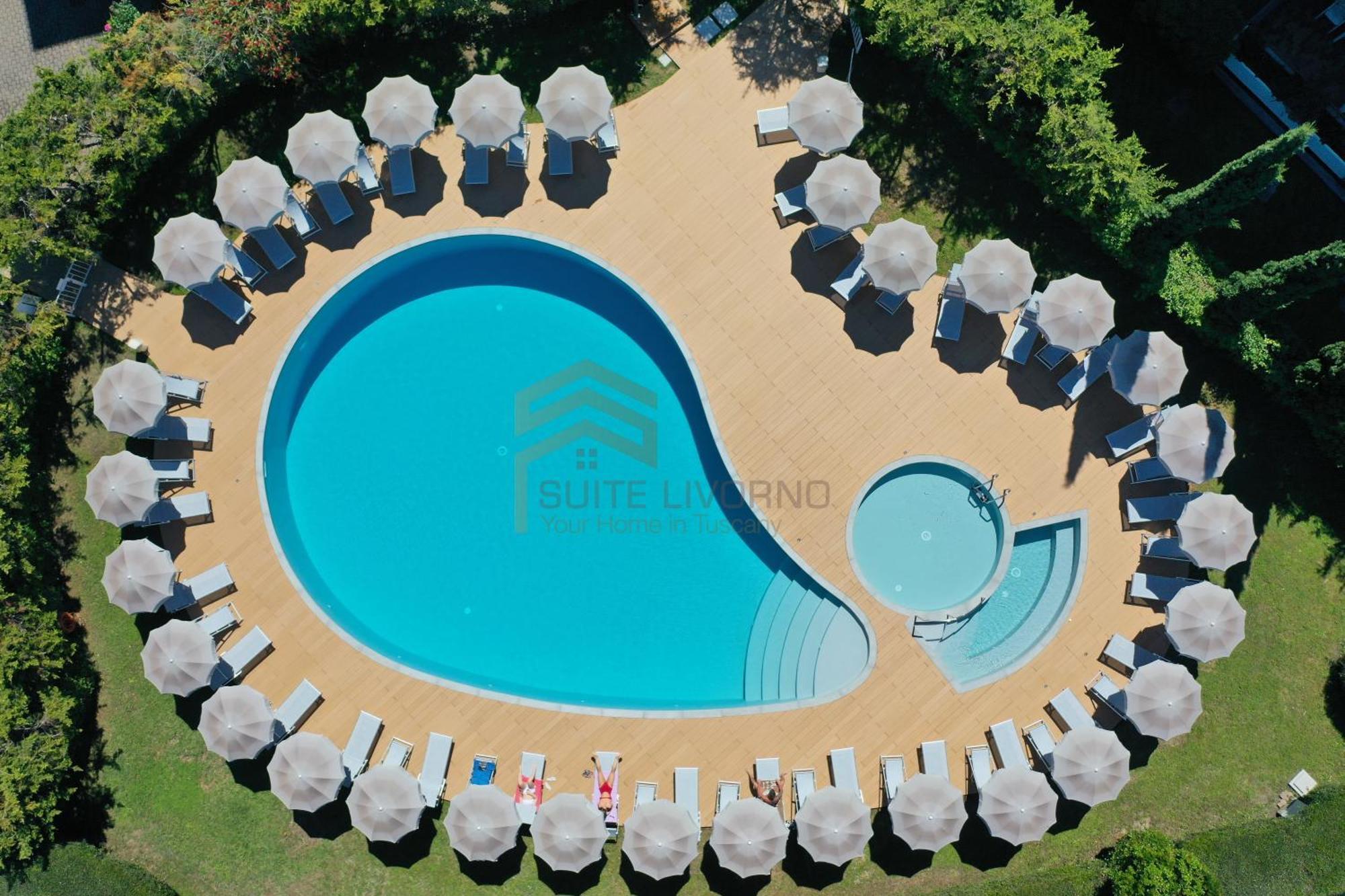 Suites Marilia Apartments Pool Side - Suite Livorno Holiday Home Group المظهر الخارجي الصورة