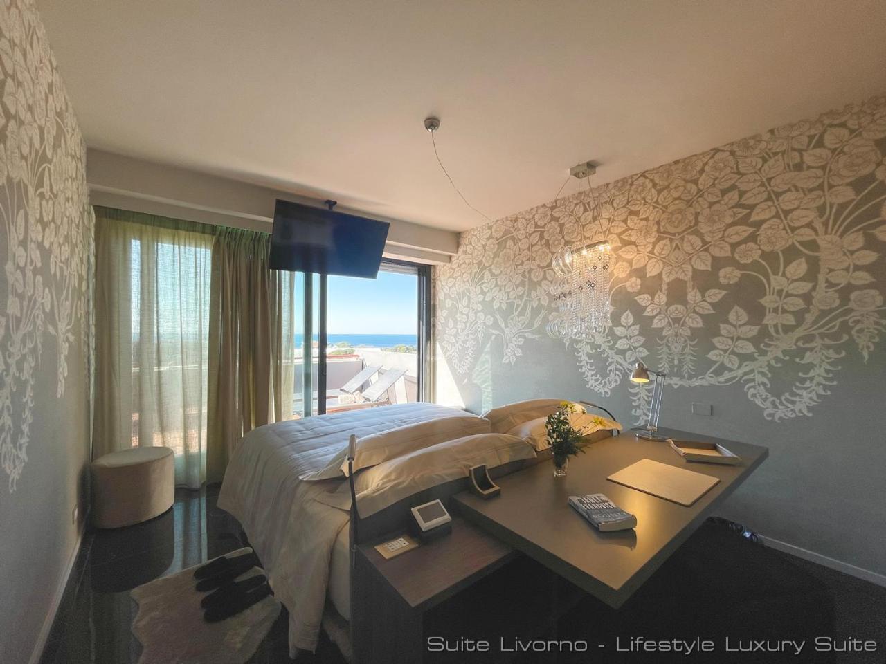Suites Marilia Apartments Pool Side - Suite Livorno Holiday Home Group المظهر الخارجي الصورة